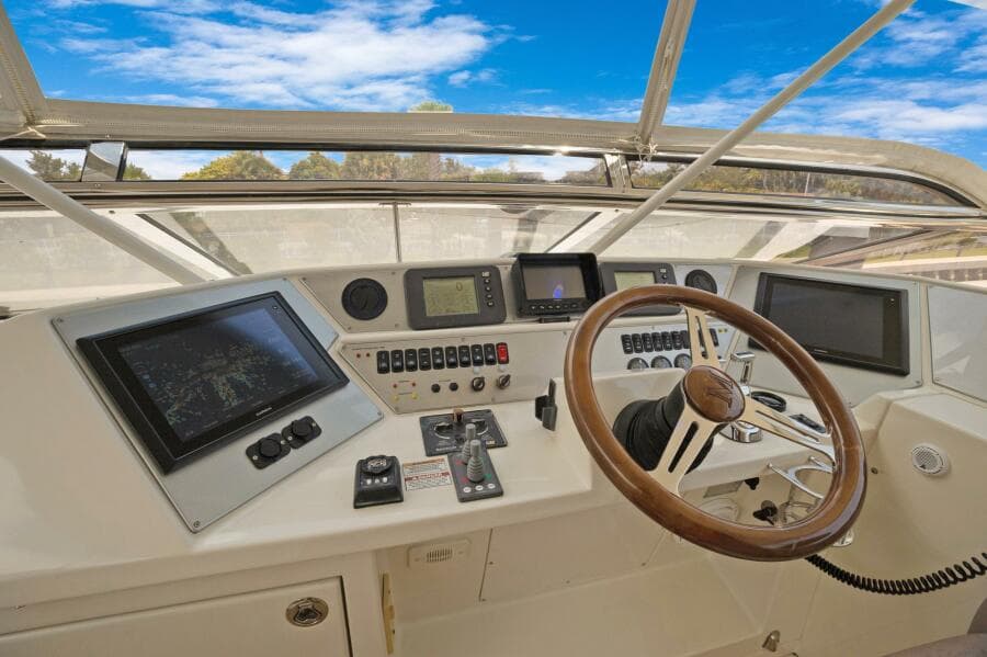 2008 Marquis 690