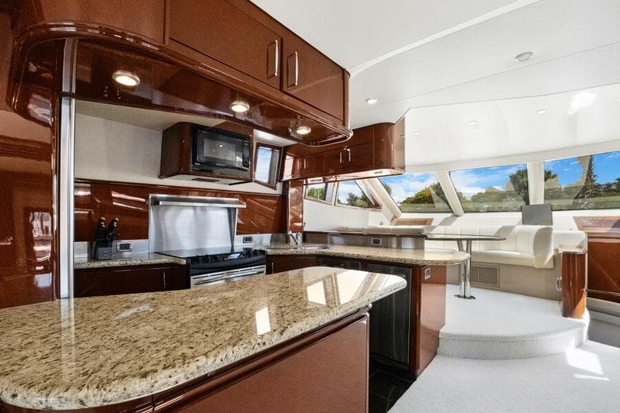 2008 Marquis 690