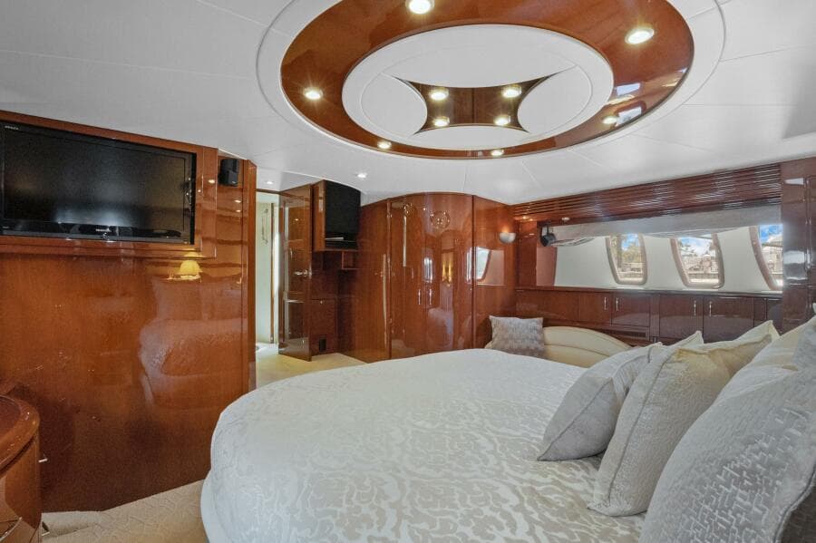2008 Marquis 690