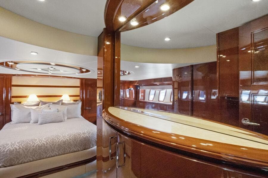 2008 Marquis 690
