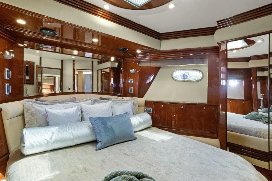 2008 Marquis 690