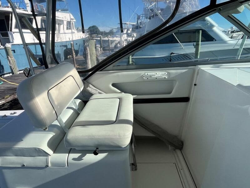 2001 Wellcraft 330 Coastal