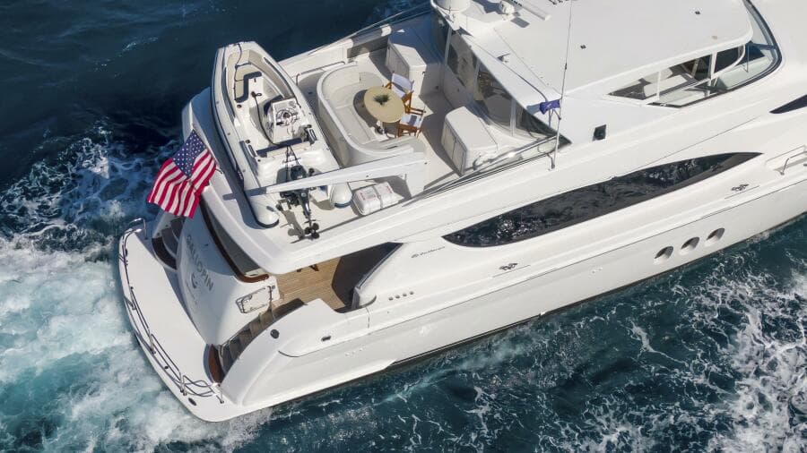 Hatteras 80 Gallopin- Starboard Profile