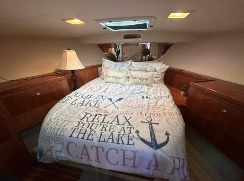 1994 Hatteras 48 Cockpit Motor Yacht