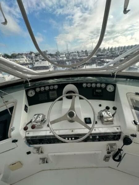 1994 Hatteras 48 Cockpit Motor Yacht