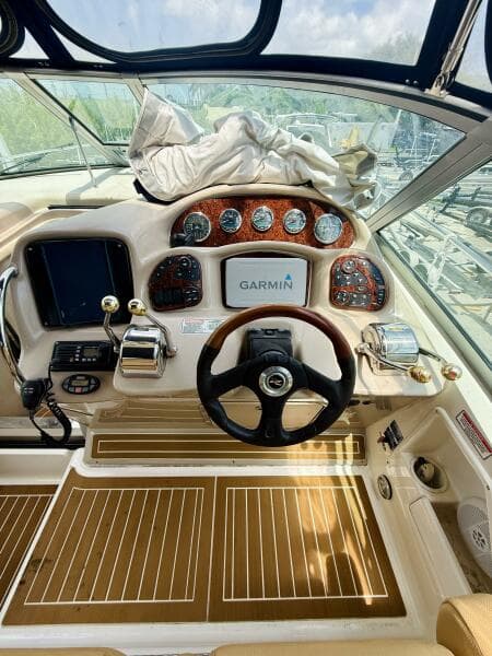 2004 Sea Ray 320 Sundancer