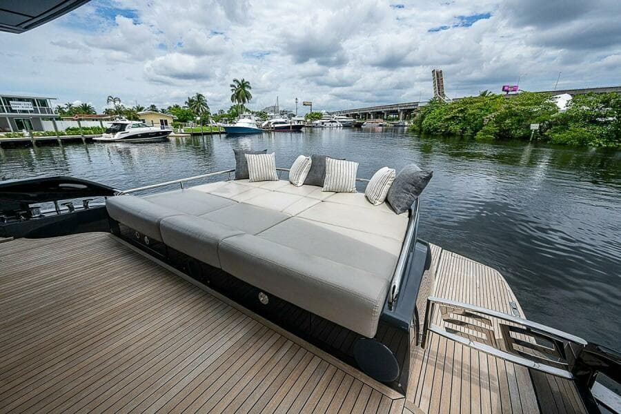 Aft Deck Seating 