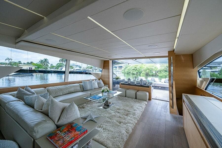 Main Salon Aft 