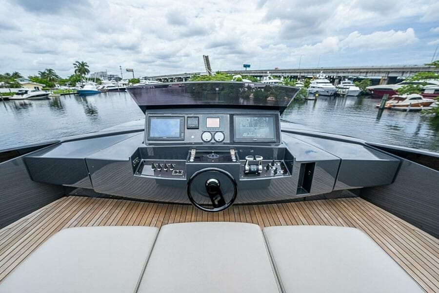 Flybridge Helm 