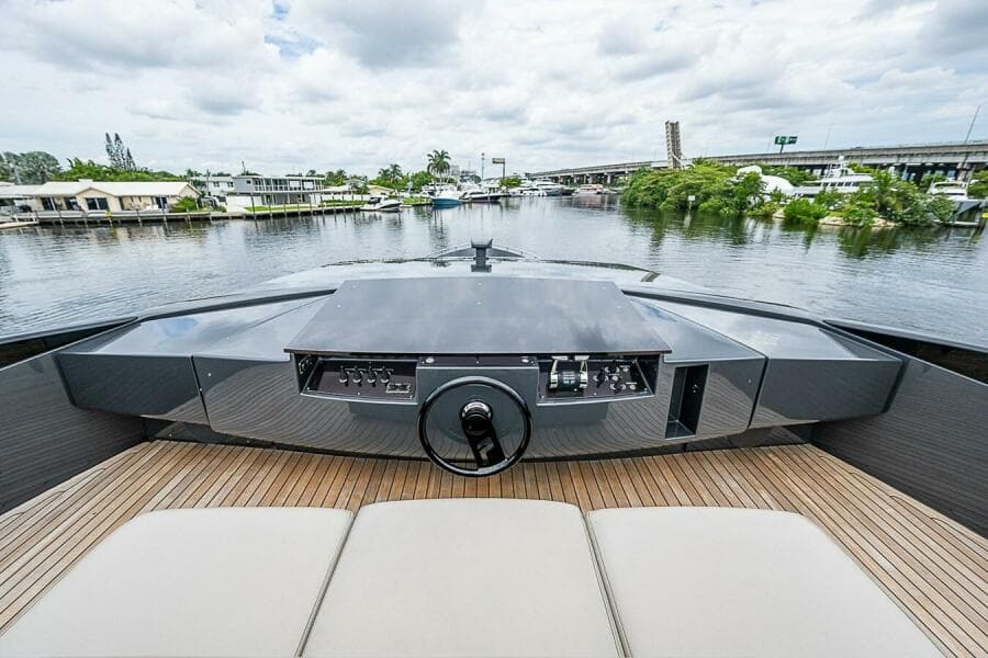 Flybridge Helm 