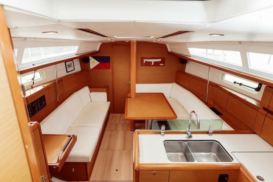2019 Jeanneau 389 Sun Odyssey