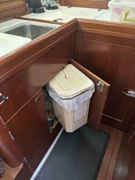 2004 Beneteau 423