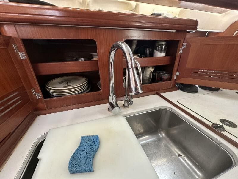 2004 Beneteau 423