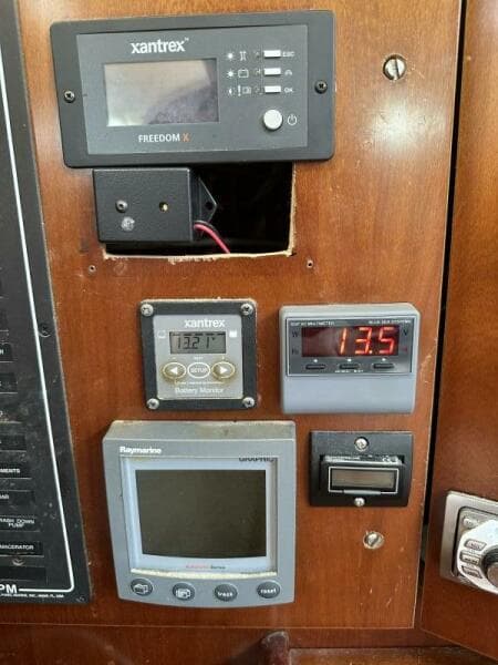 2004 Beneteau 423