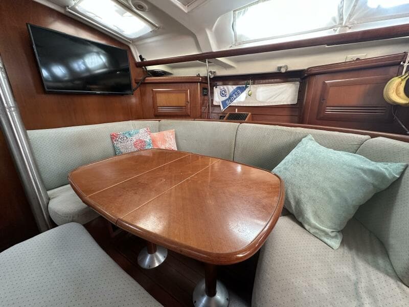 2004 Beneteau 423