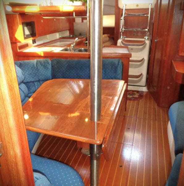 2001 Hunter 380