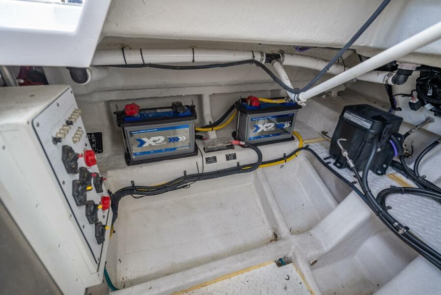 2022 Cruisers Yachts GLS OB