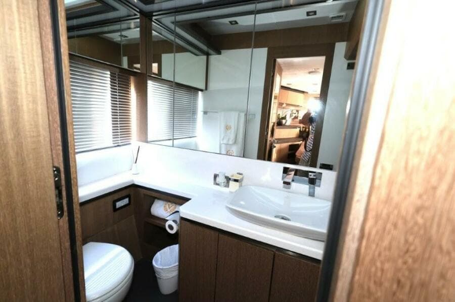2019 Galeon 650 Sky