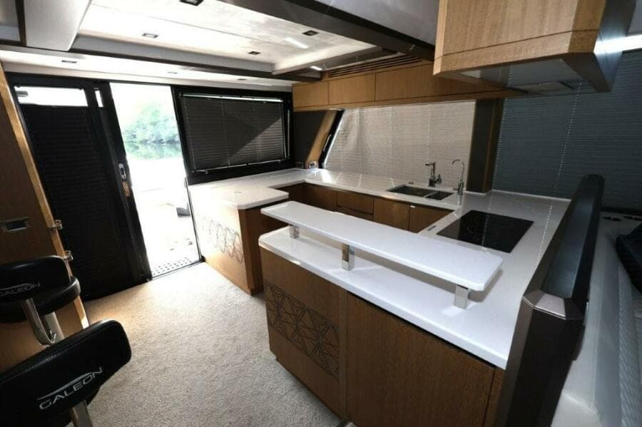 2019 Galeon 650 Sky