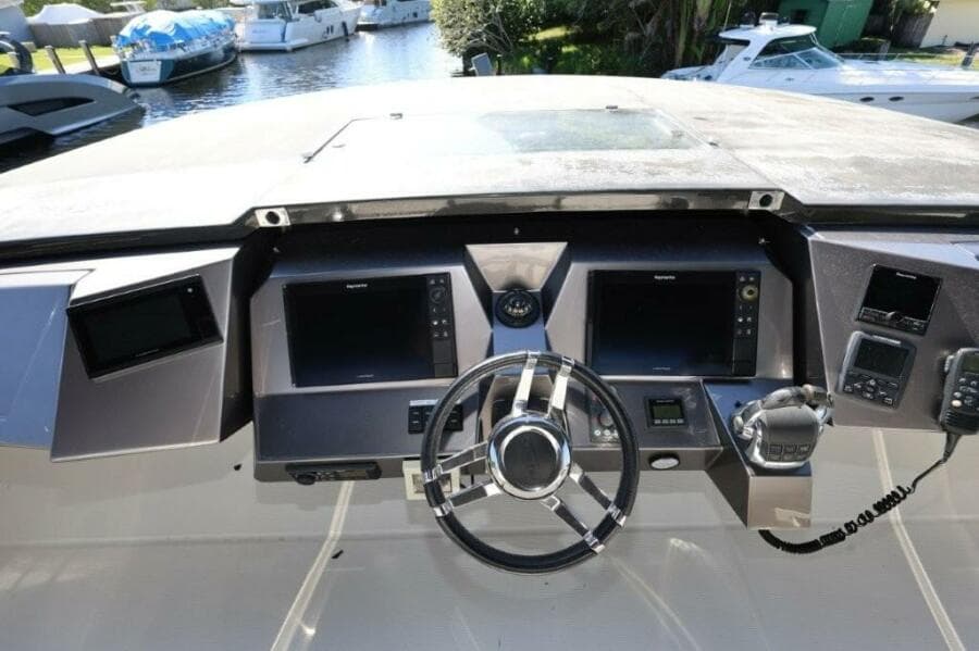 2019 Galeon 650 Sky