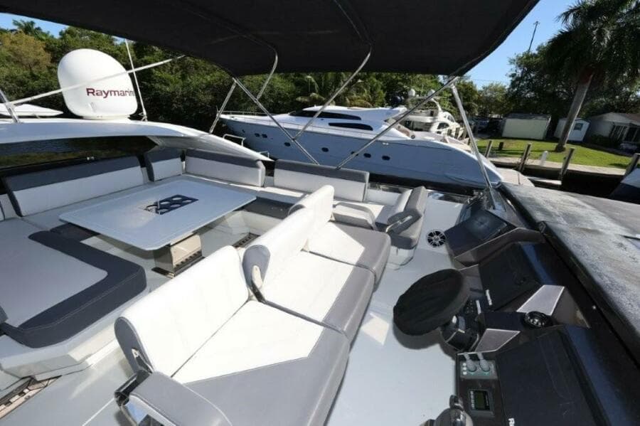 2019 Galeon 650 Sky