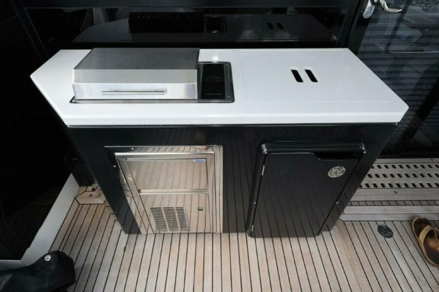 2019 Galeon 650 Sky