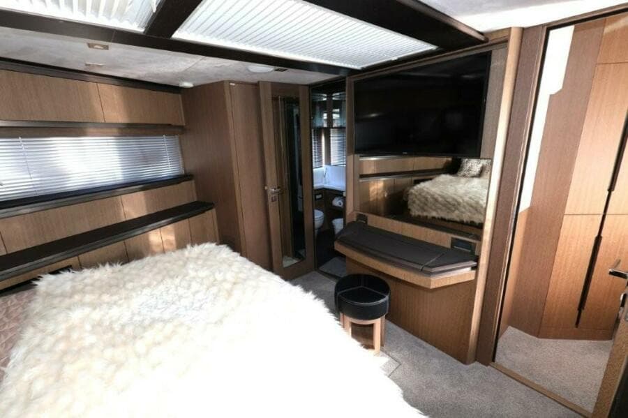 2019 Galeon 650 Sky