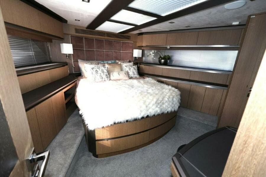 2019 Galeon 650 Sky