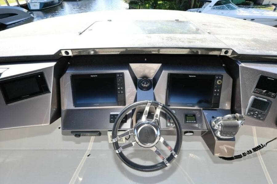 2019 Galeon 650 Sky