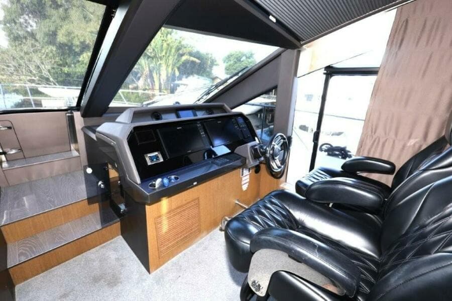 2019 Galeon 650 Sky
