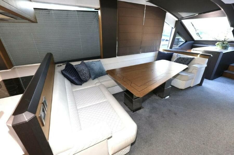 2019 Galeon 650 Sky
