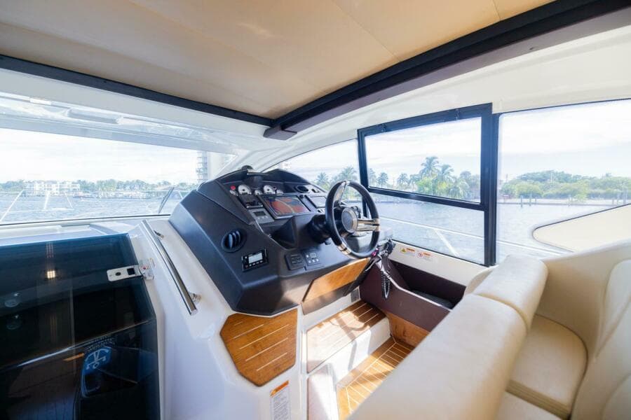 2014 Cranchi M 44 HT