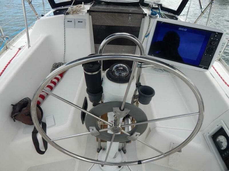 1992 Hunter 33.5