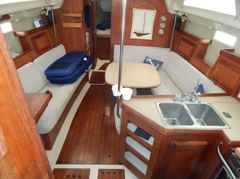 1992 Hunter 33.5