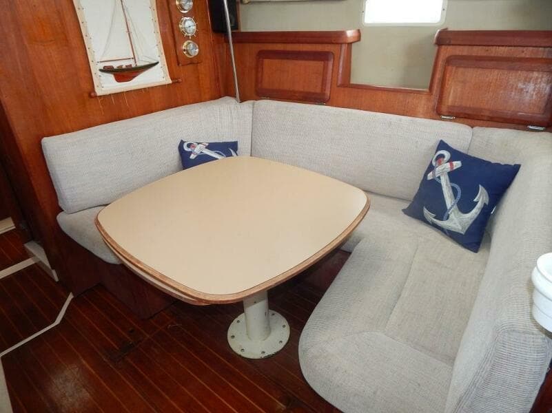 1992 Hunter 33.5