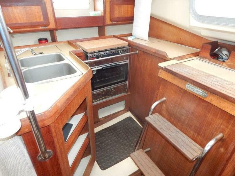 1992 Hunter 33.5