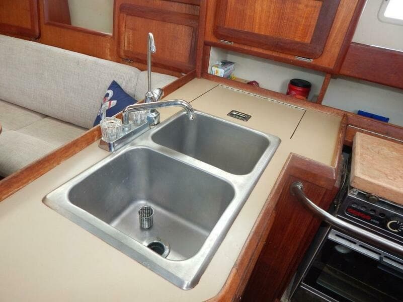 1992 Hunter 33.5