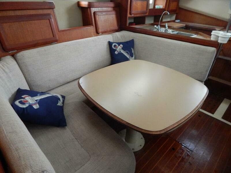 1992 Hunter 33.5