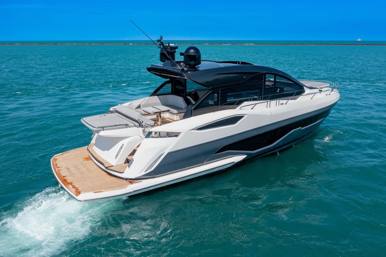 2025 Sunseeker 55 Predator