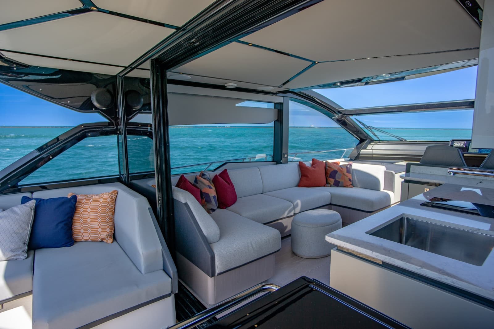 2025 Sunseeker 55 Predator