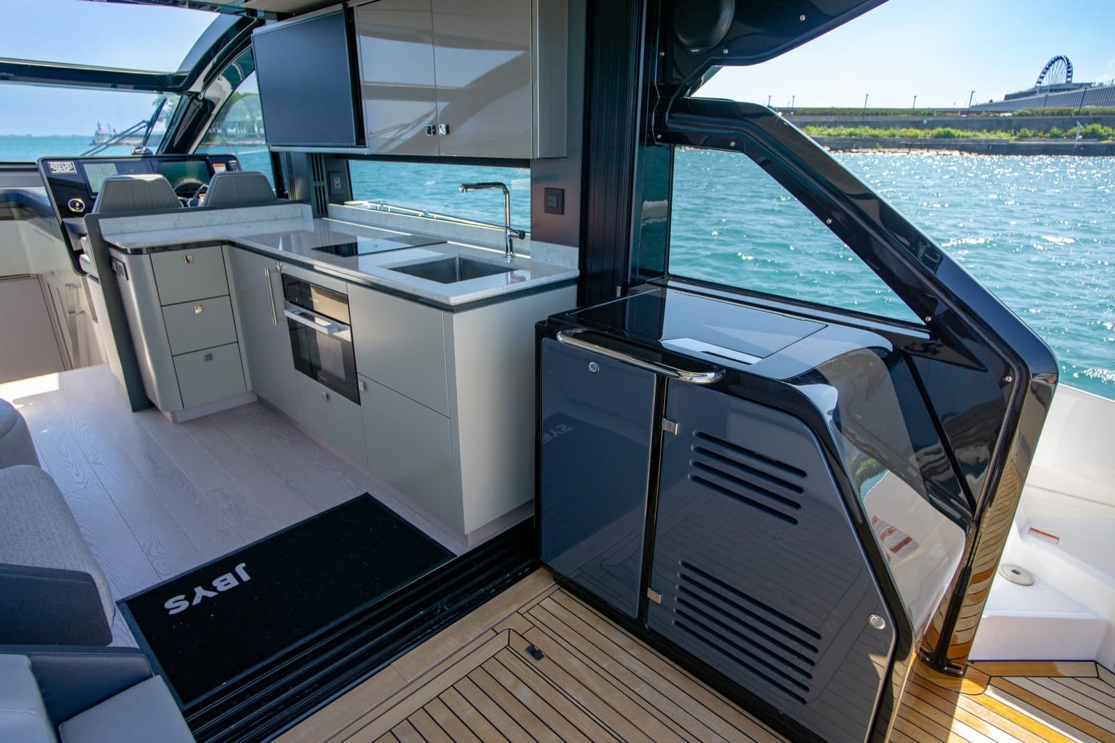 2025 Sunseeker 55 Predator