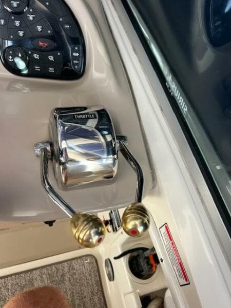 2005 Sea Ray 320 Sundancer