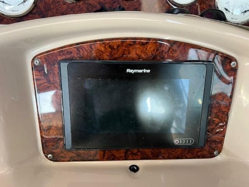 2005 Sea Ray 320 Sundancer