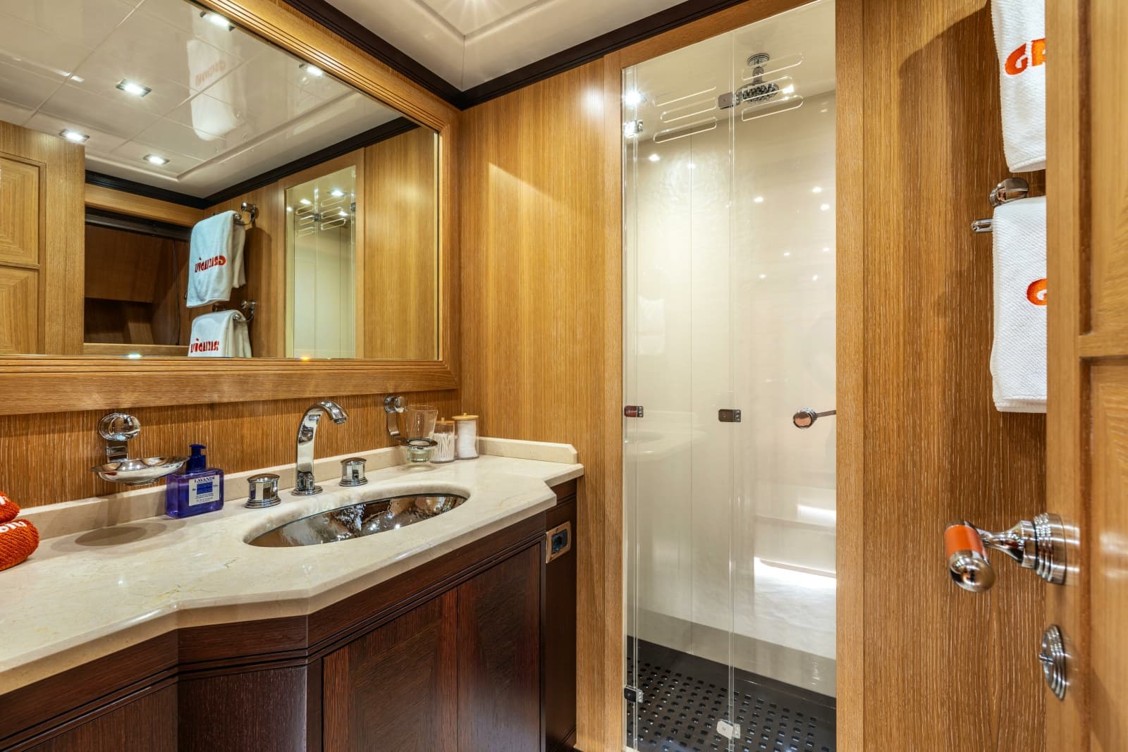 2008 Overmarine Mangusta 108