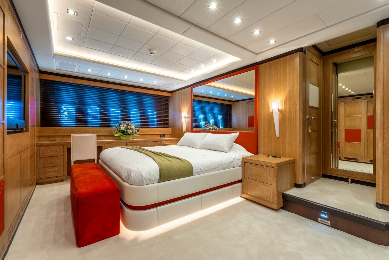 2008 Overmarine Mangusta 108