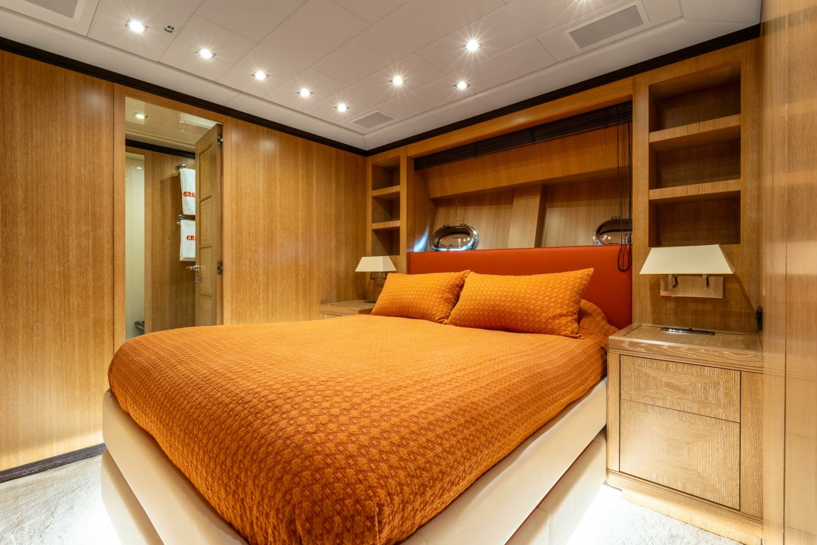 2008 Overmarine Mangusta 108
