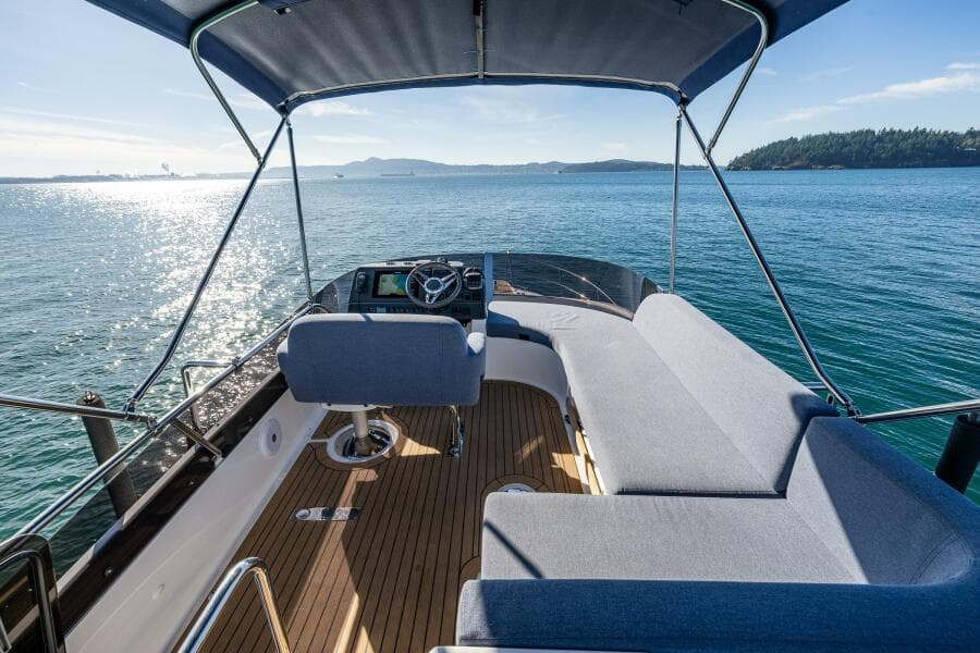 2023 Nimbus 405 Flybridge
