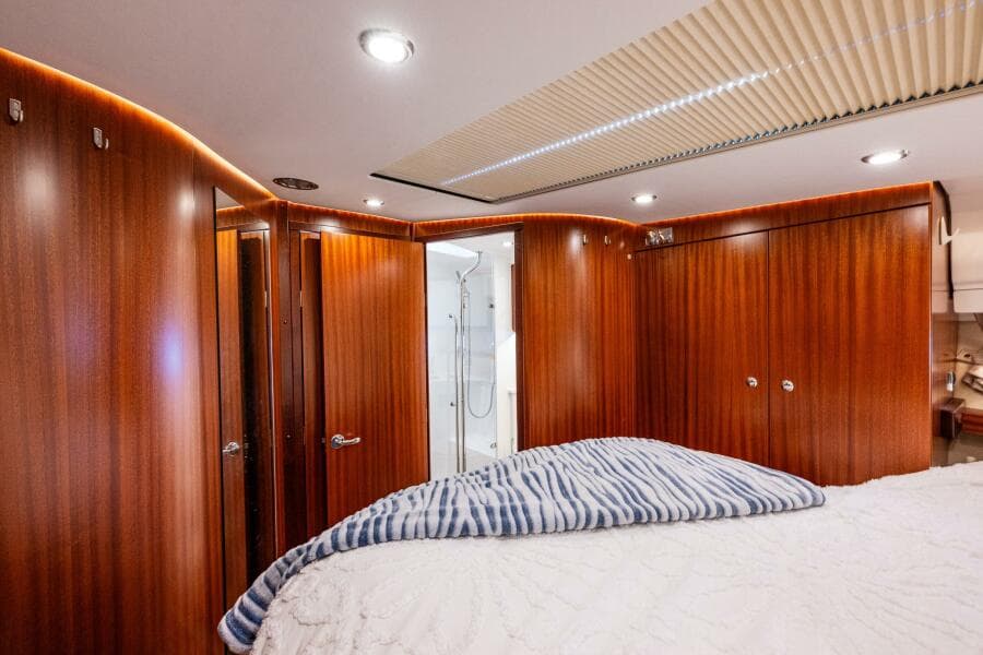 2023 Nimbus 405 Flybridge