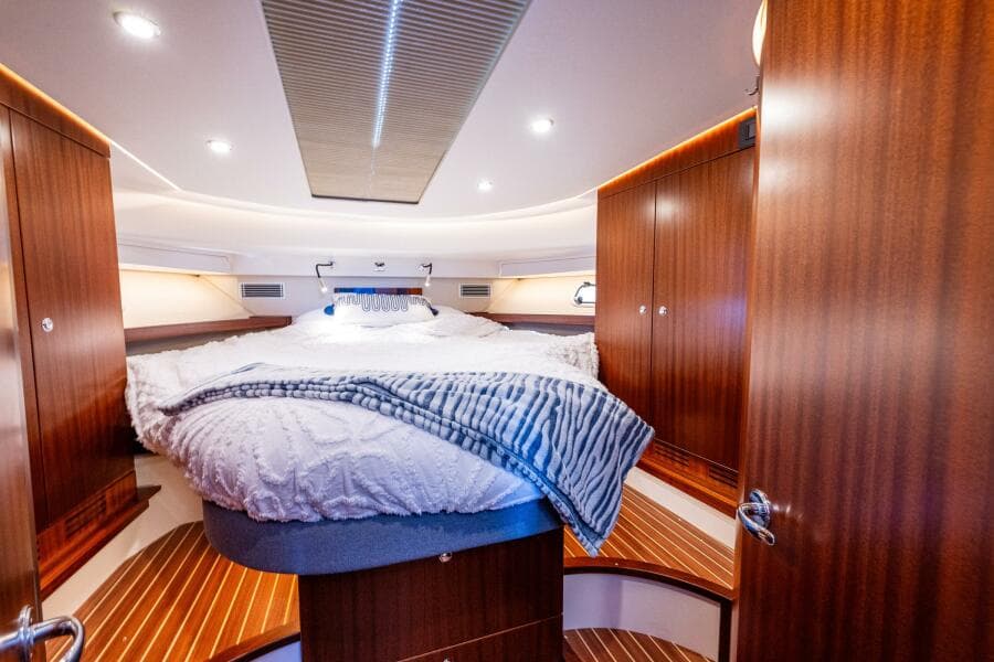 2023 Nimbus 405 Flybridge