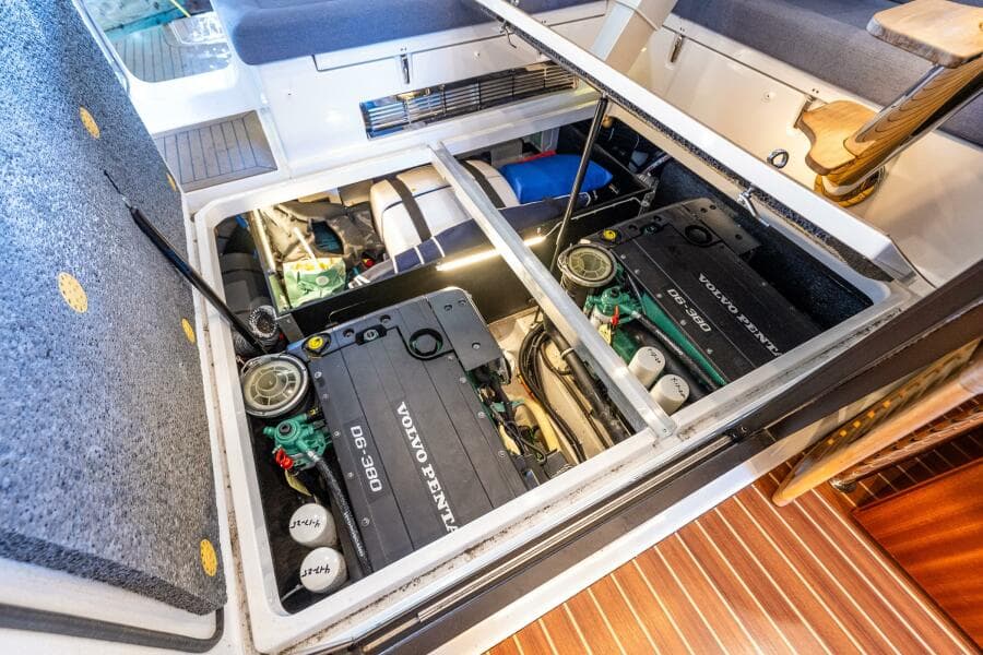 2023 Nimbus 405 Flybridge